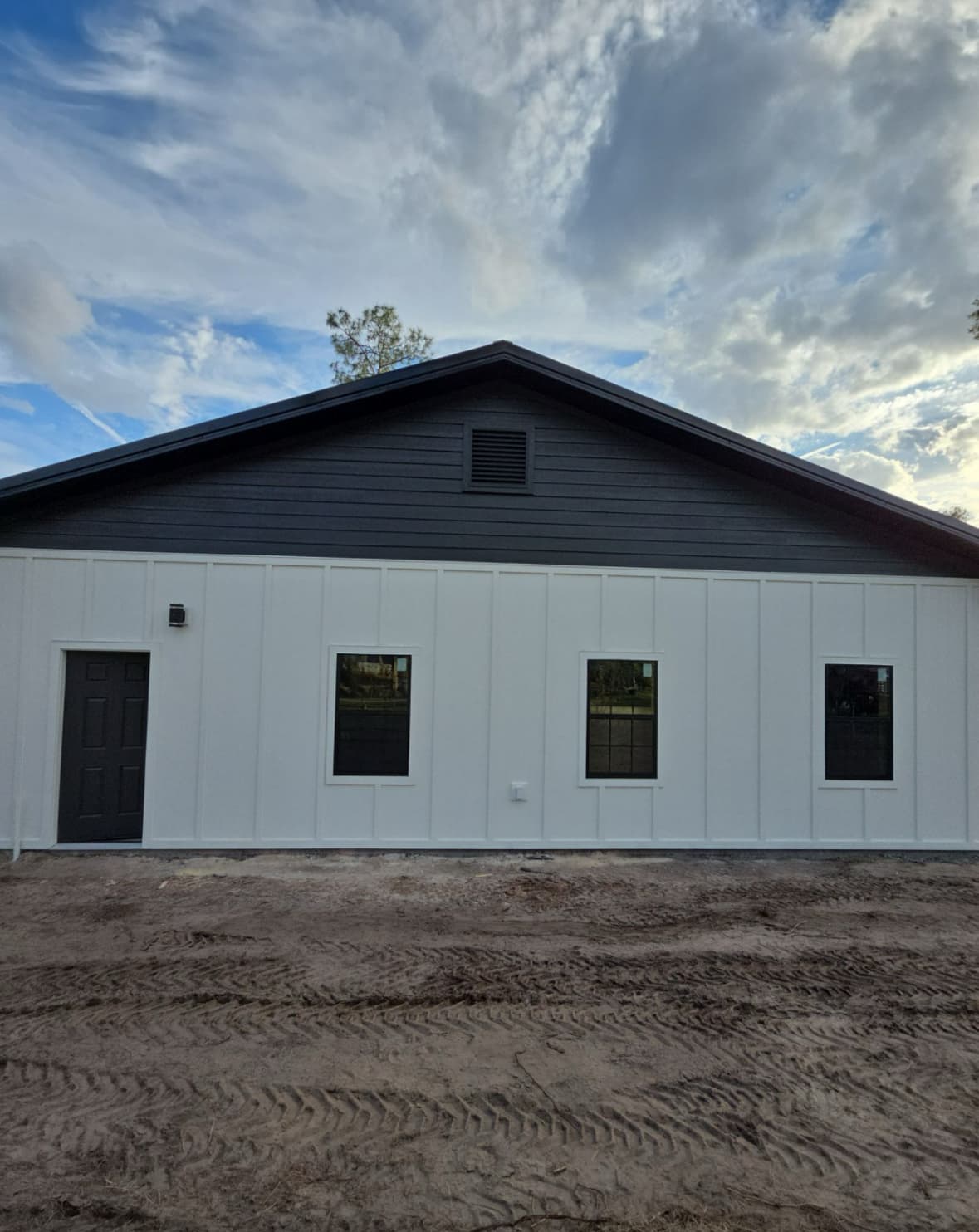 Enclosed pole barn in Clermont, FL